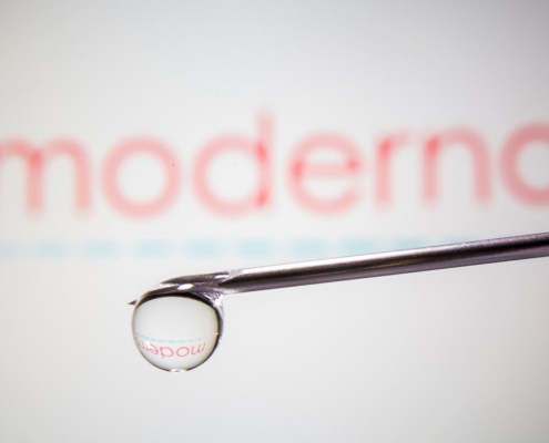 Moderna, syringe needle